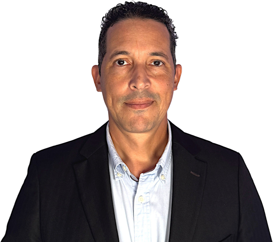 Clemente Acosta, con chaqueta oscura y camisa clara